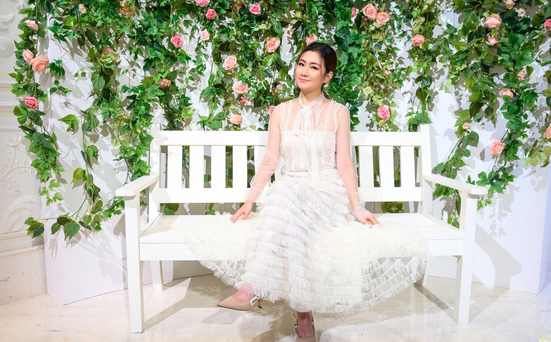 任家萱这组穿搭是摆拍?咱们学会了,开春也能如此美!