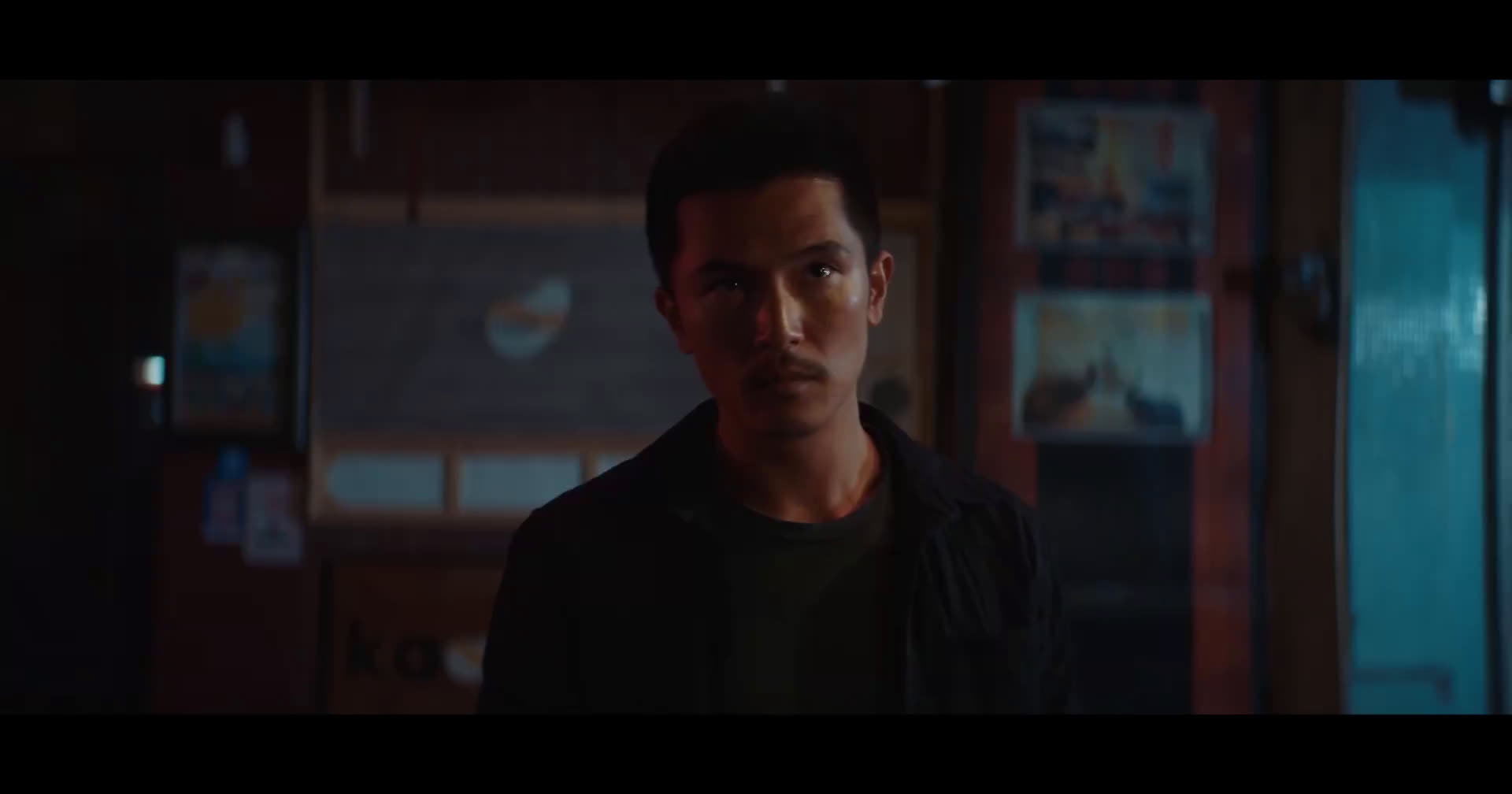 《唐人街探案》林默在这里真是格格不入啊,化学老师的工作太严肃了