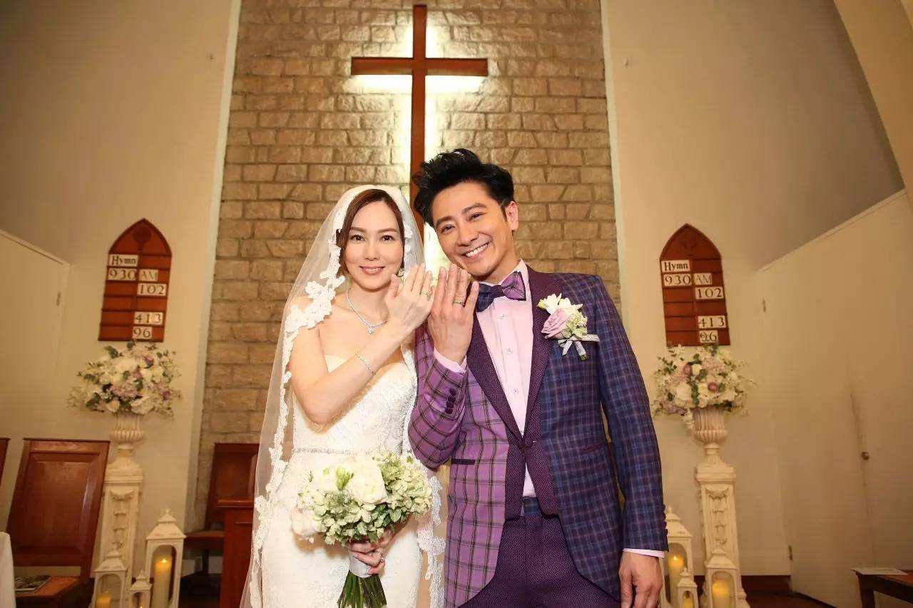 雪花女神龙15年混血男主大红她因老公心碎她两婚两离