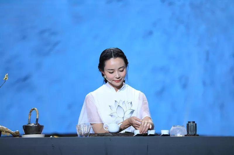 官宣实至名归徐黄涛夺得茶企通最美茶艺师冠军