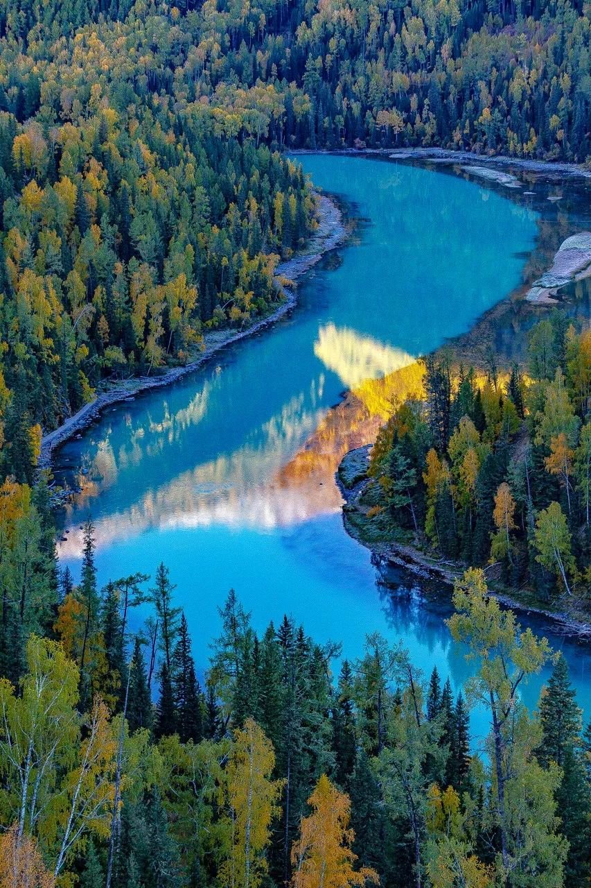 北疆北疆无垠的沙漠戈壁放羊的哈萨克族流到北冰洋的河流