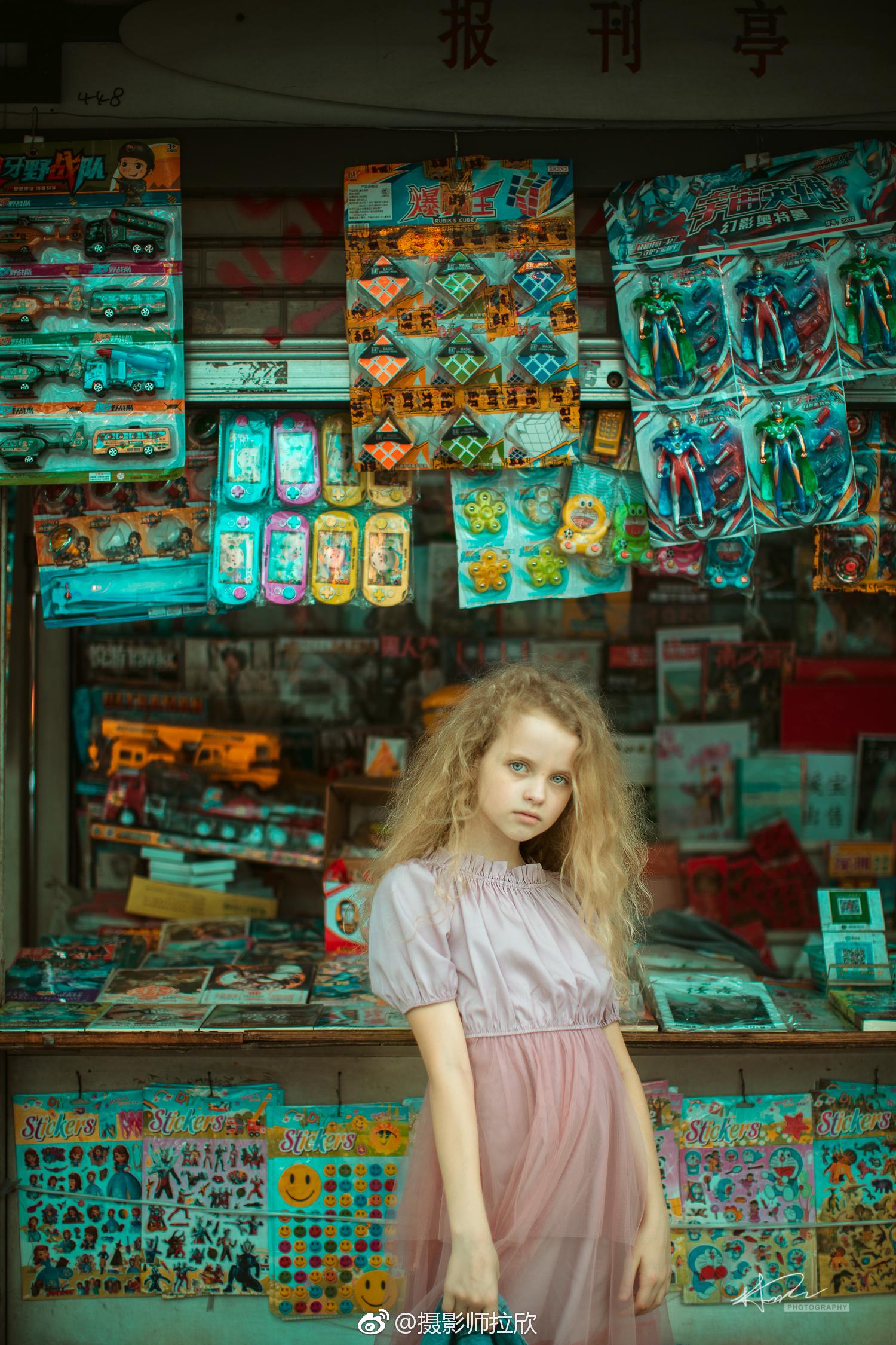 俄罗斯10岁女孩来中国旅行,请我给她拍一组接地气的广州照片