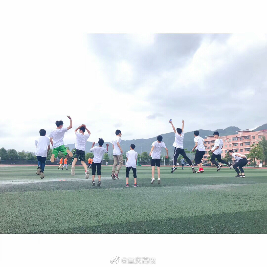 网友投稿,分享一波母校初中生的毕业照