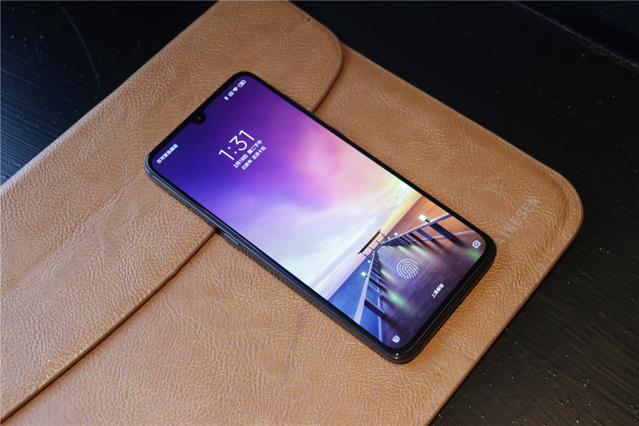 这一次小米9标配3300毫安电池,这样的电池容量相对于红米note7等新机