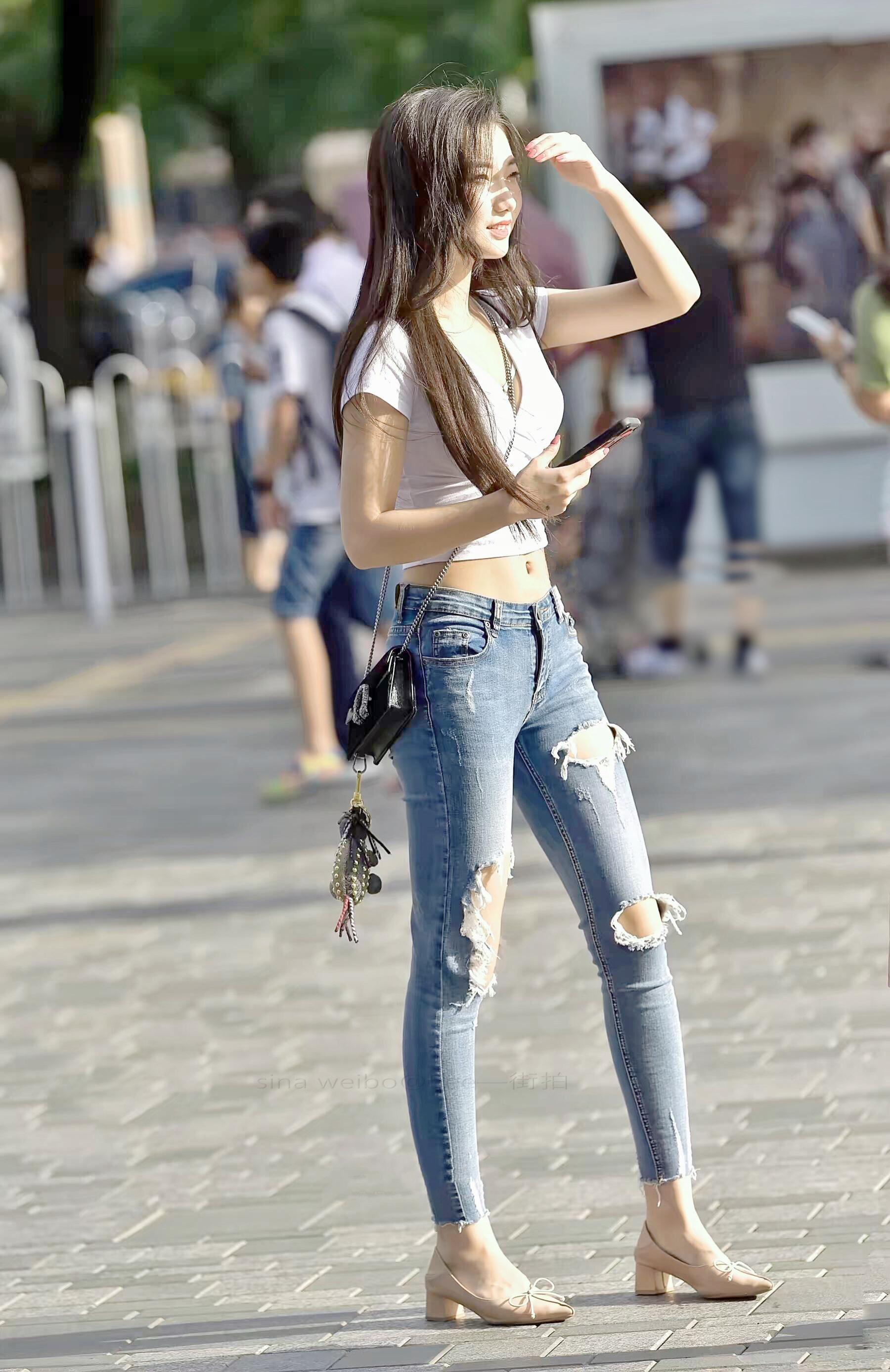 破洞牛仔裤 别样的小性感