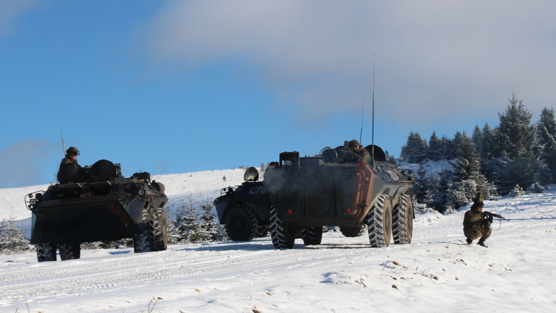 紧贴实战化:罗马尼亚山地旅部队不畏严寒踏雪军演