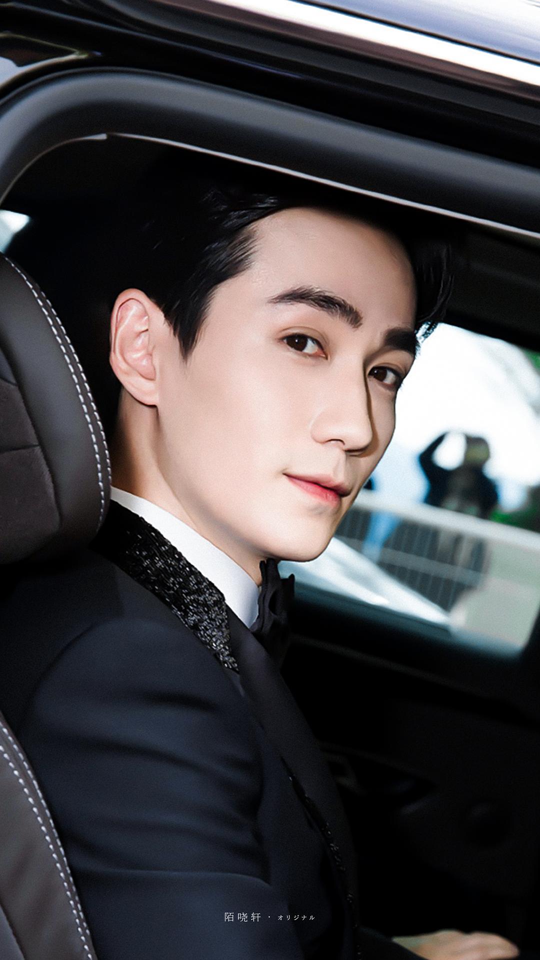 朱一龙怼脸高清图,帅哥确实很适合怼脸 越怼脸越有感觉