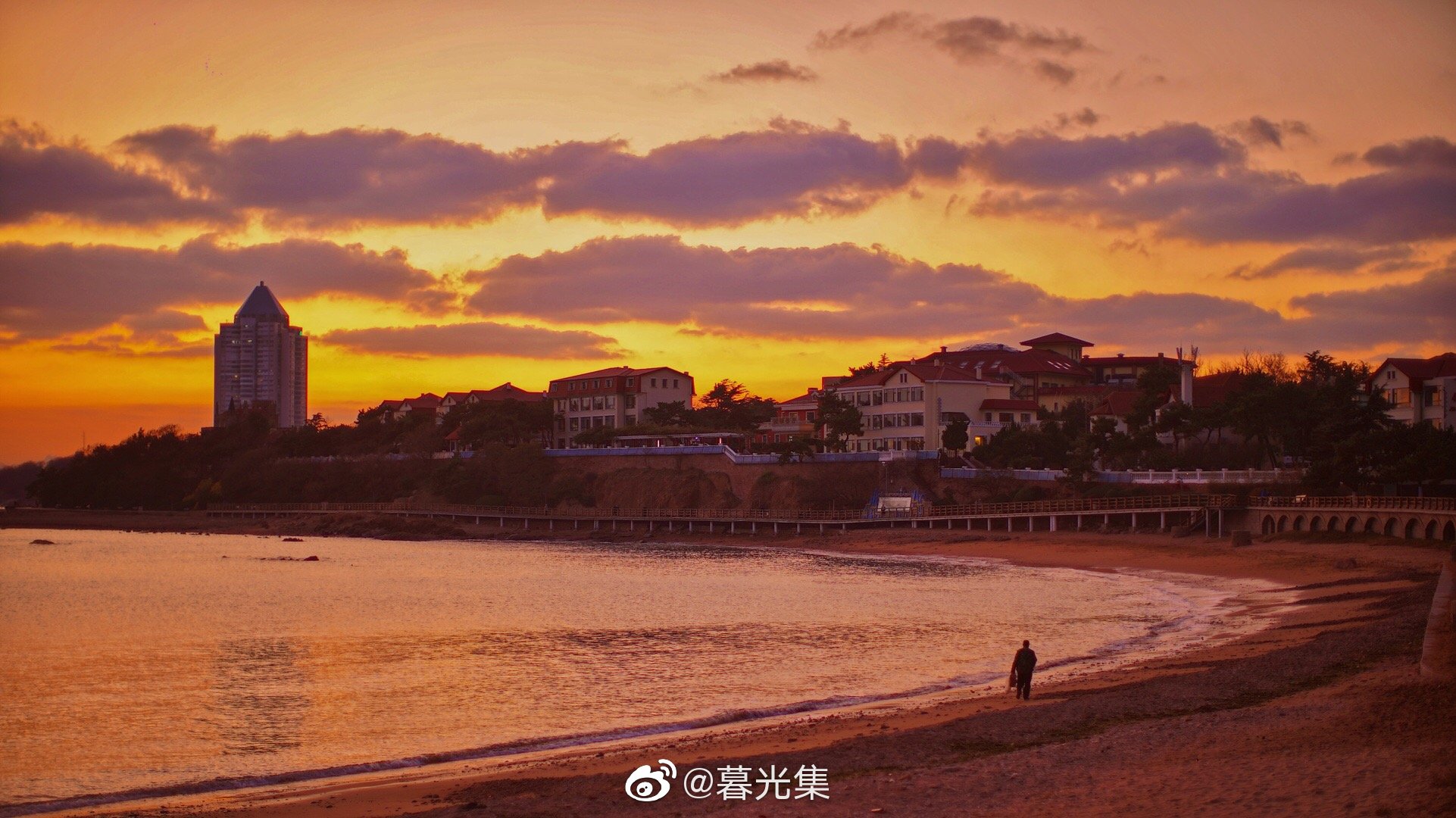 太阳温柔地沉没过于明亮的天空脱离白昼颁布孤独摄