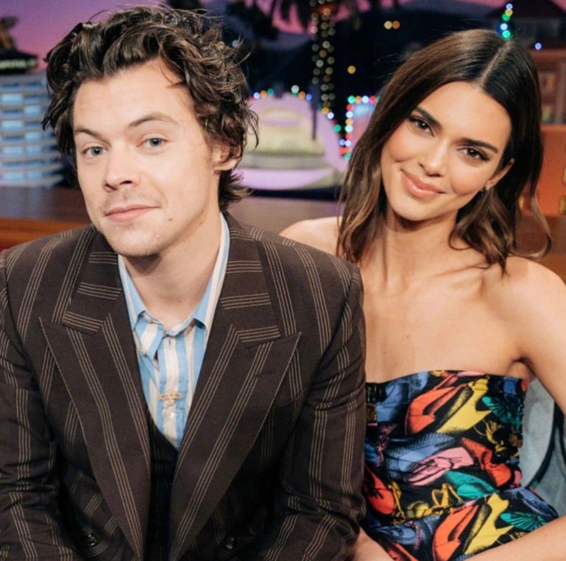 自从近日肯豆kendall jenne和前男友哈卷harry styles一起现身节目后