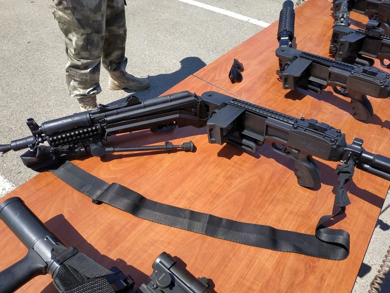 阿塞拜疆边防部队装备的拐弯枪