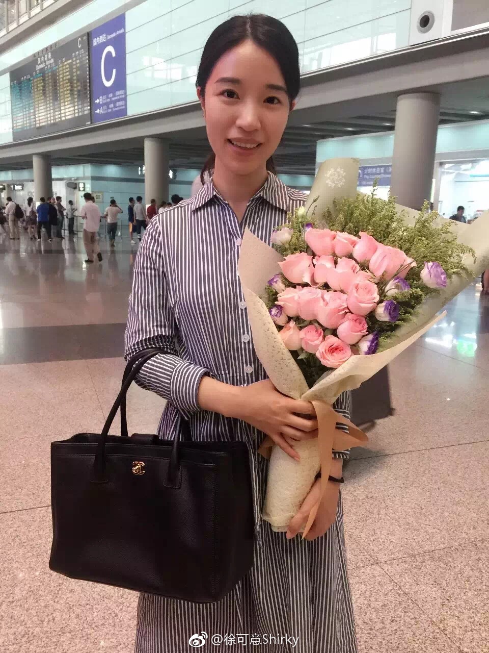 怎样让男朋友老公每次接机送花分享我的一点经验