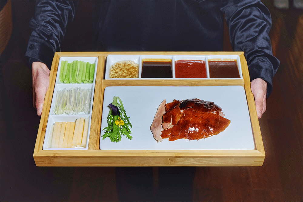 北京烤鸭vs四川冒烤鸭,都在这家讲究的烤鸭黑金店里!