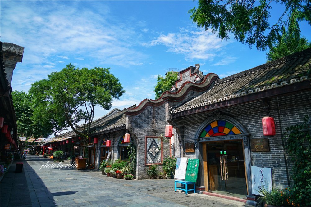 保存了三条民国老街,27座公馆的安仁古镇宛然一座"川西建筑艺术博物|