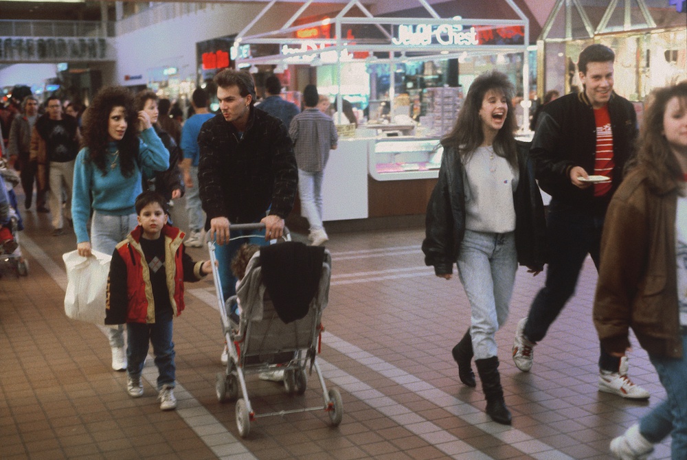 老照片 30年前美国的大型购物中心 那时中国还在用粮票