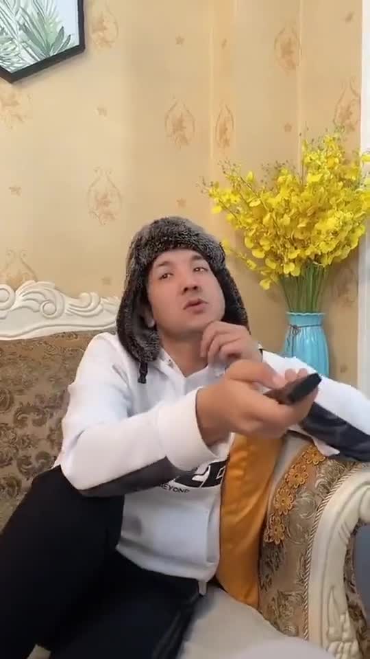 石榴熟了:今天阿娜尔罕有点心里话想对叨叨说