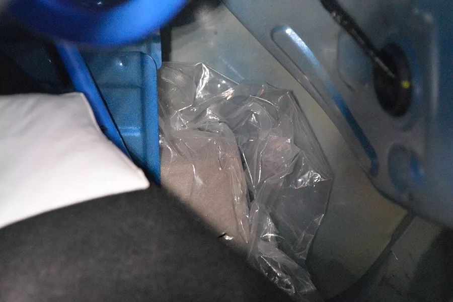 荣威i5也有“大礼包”,这才叫真正的“声学包”-新浪汽车