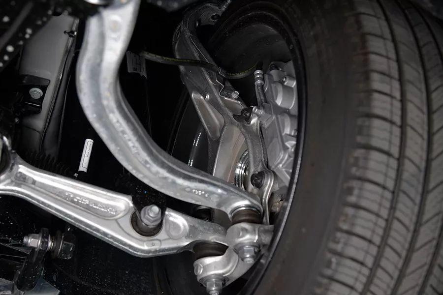 model3竟然用塑料当悬架