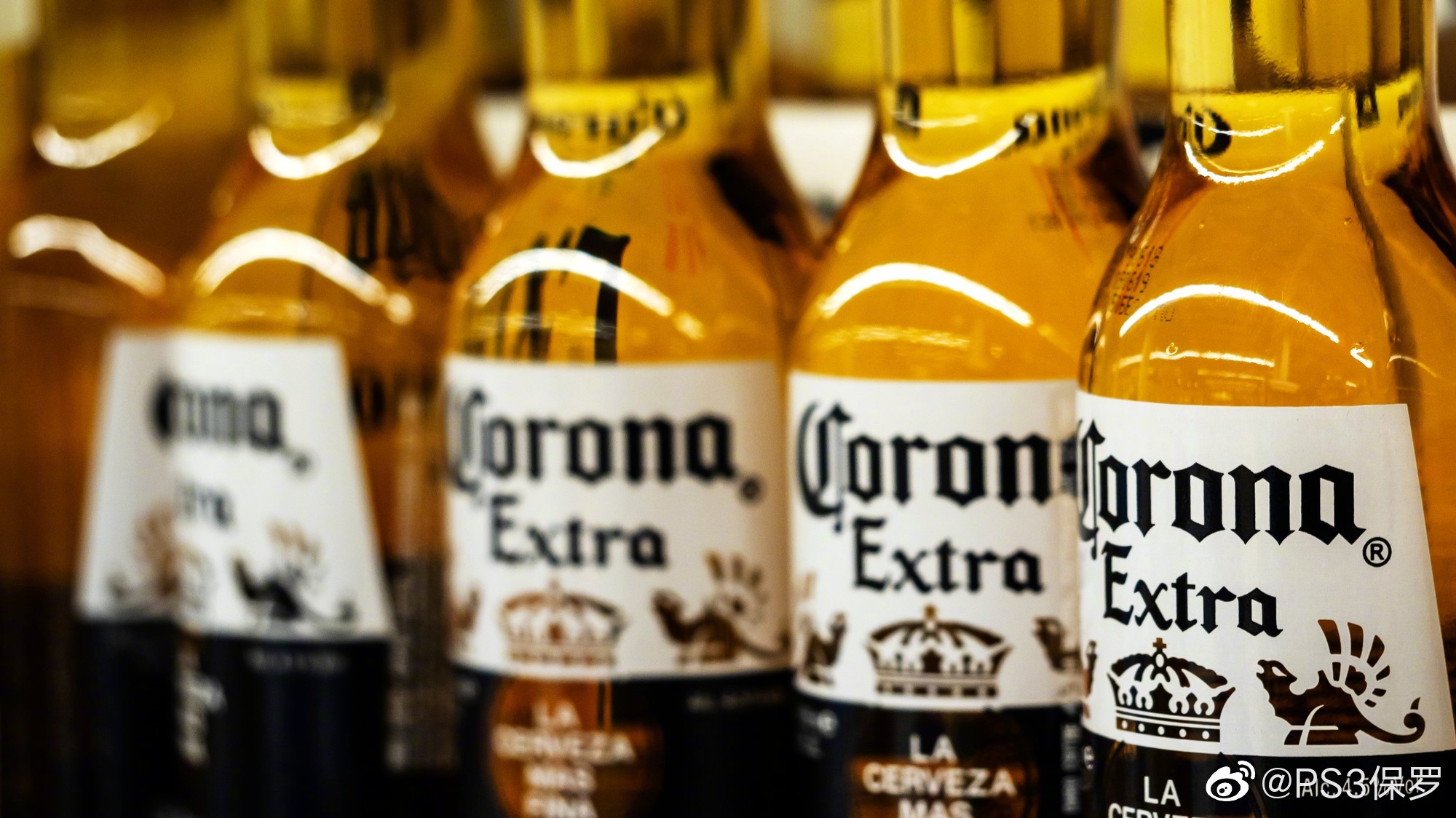 因为新型冠状病毒的英文coronavirus 和著名啤酒科罗纳corona相似