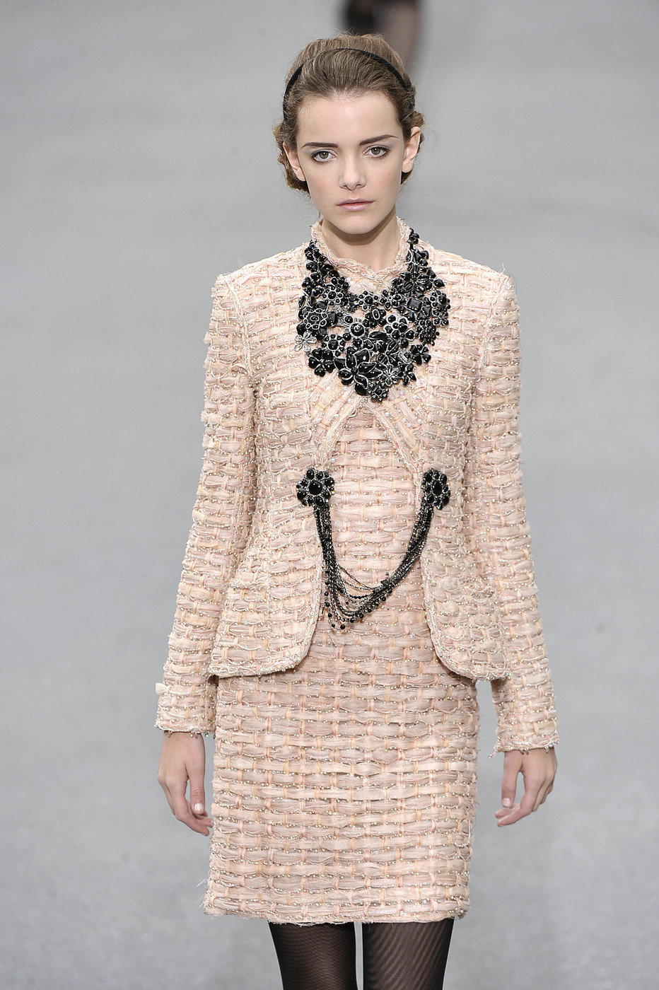 chanel s/s 2009 粗花呢外套.很多外套的款式比较特别,色彩柔美