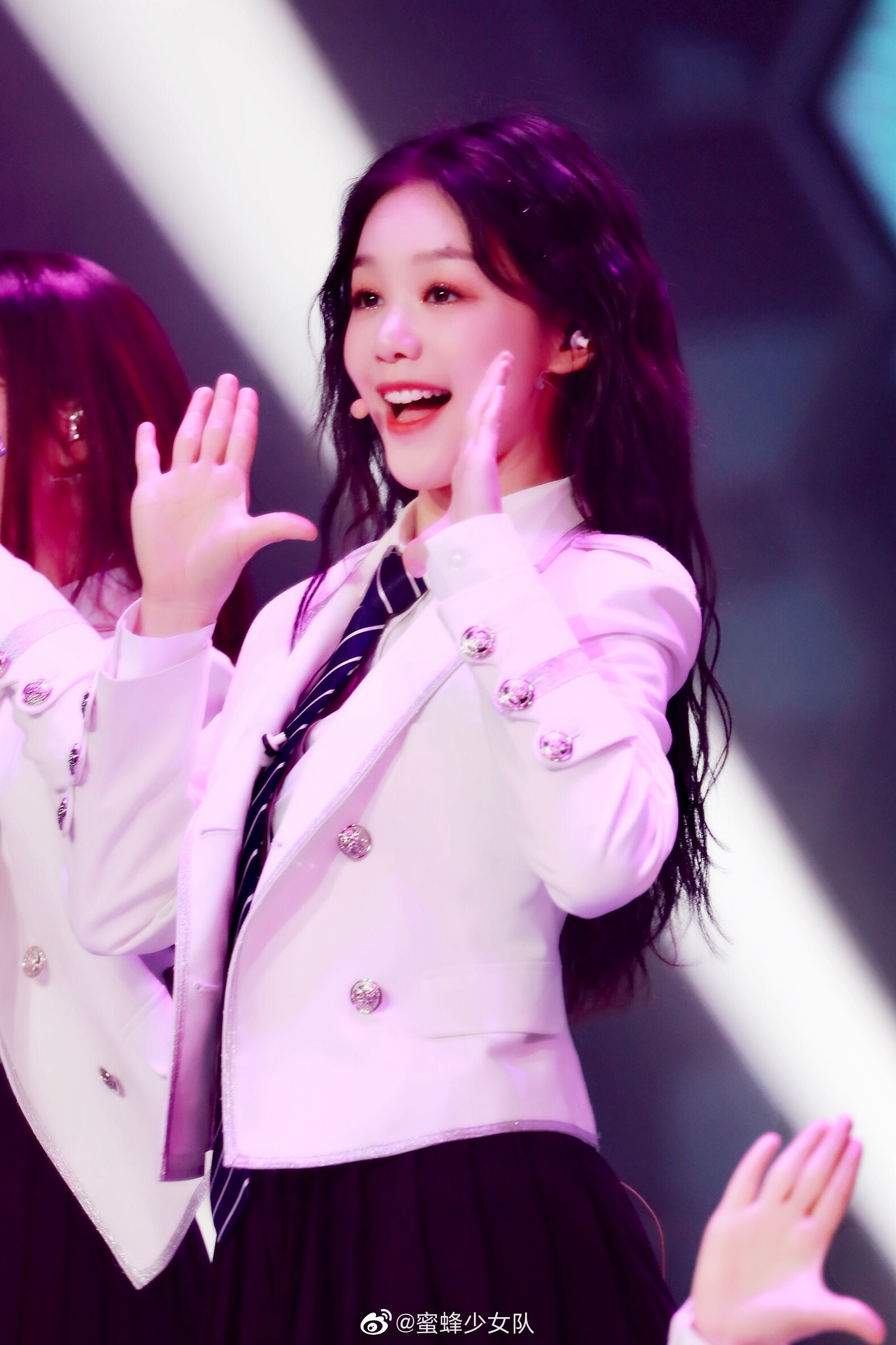 今天小彩虹徐梦洁@火箭少女101_徐梦洁 亮相湖南卫视航天晚会