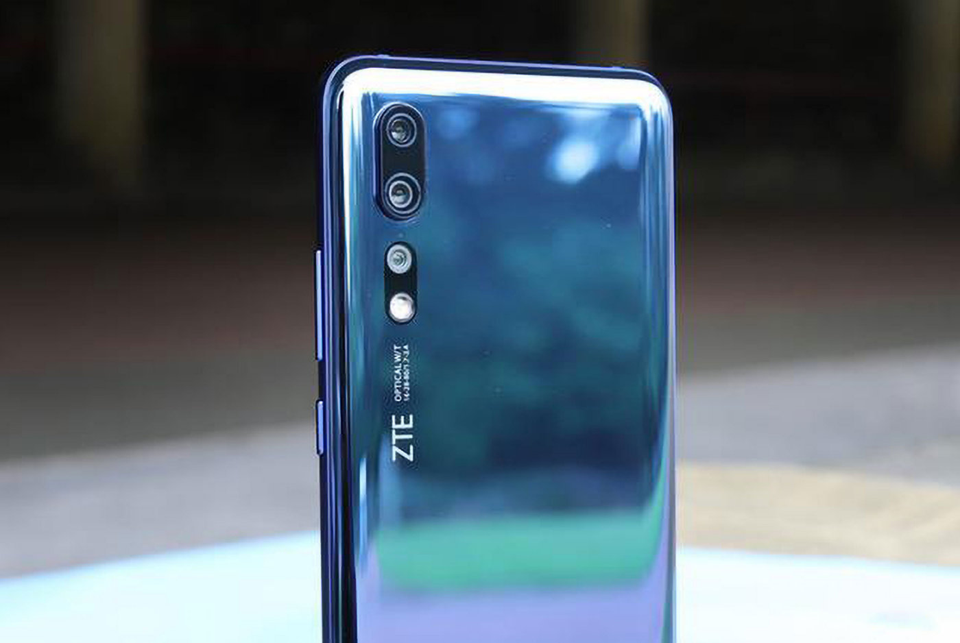 5秒真爷们儿中兴axon10pro成5g手机引领者并且两年内不会卡