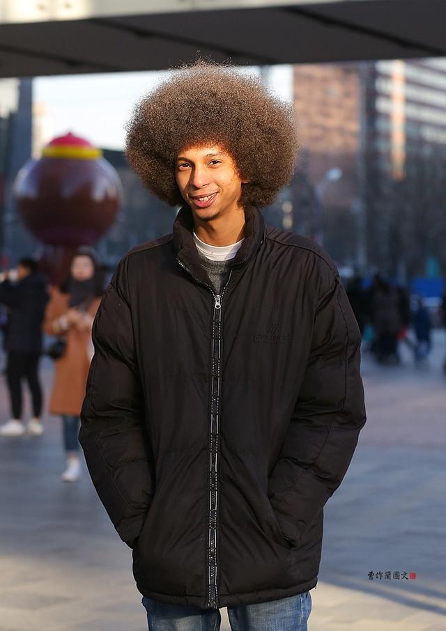 三里屯随便抓拍时尚男