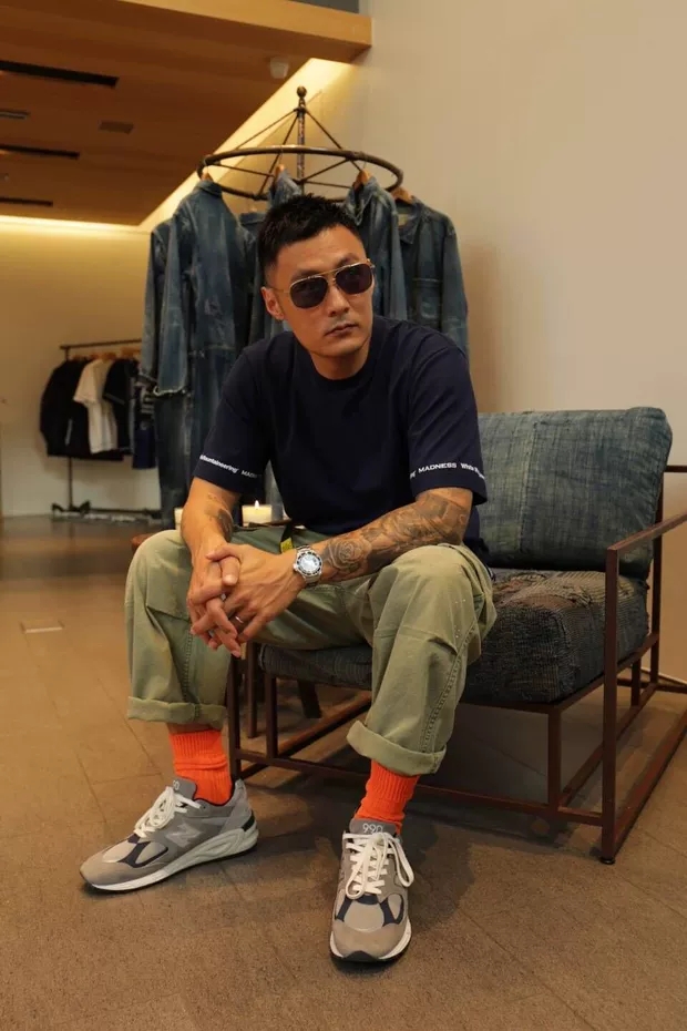 ä½™æ–‡ä¹å'Œnew Balance 990v2