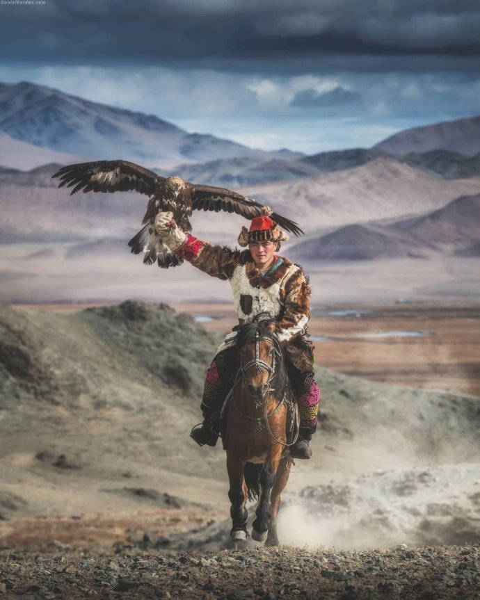 蒙古猎鹰人danielkordan是一名俄罗斯著名风景摄影师