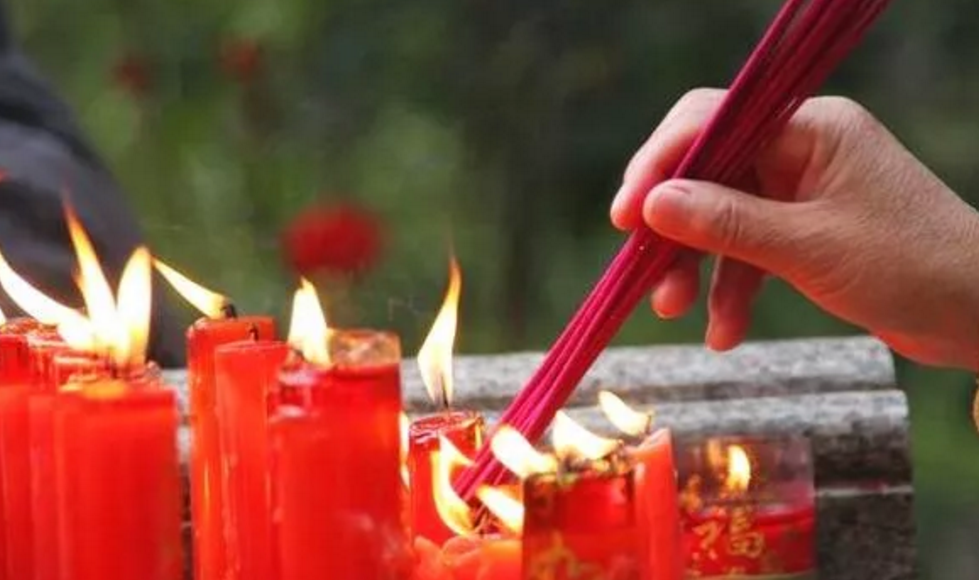 为什么烧香只能烧3根不是4根最忌两短一长你知道其中寓意吗