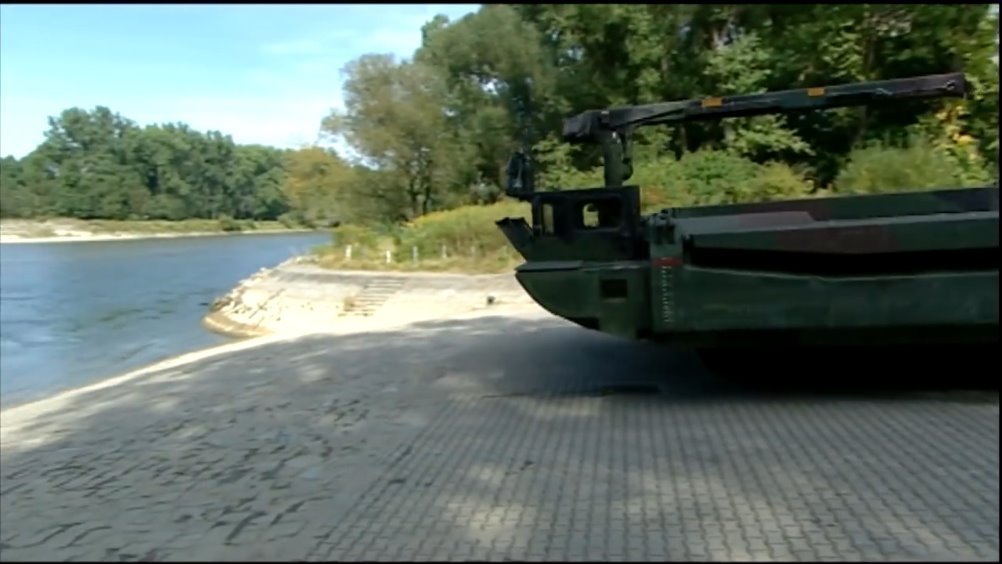 世界上最大的自行舟桥车——德军m3自行舟桥车