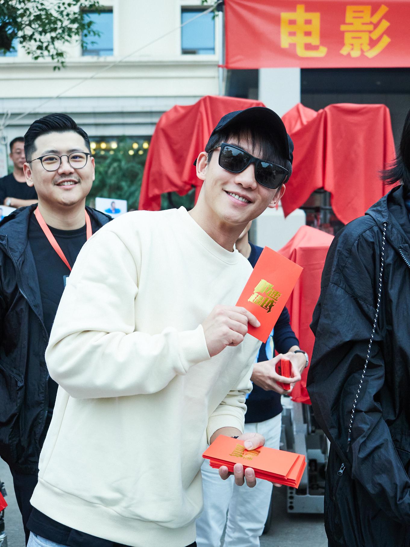各就各位,发令枪响💥《极速超越》,开机大吉🎬
