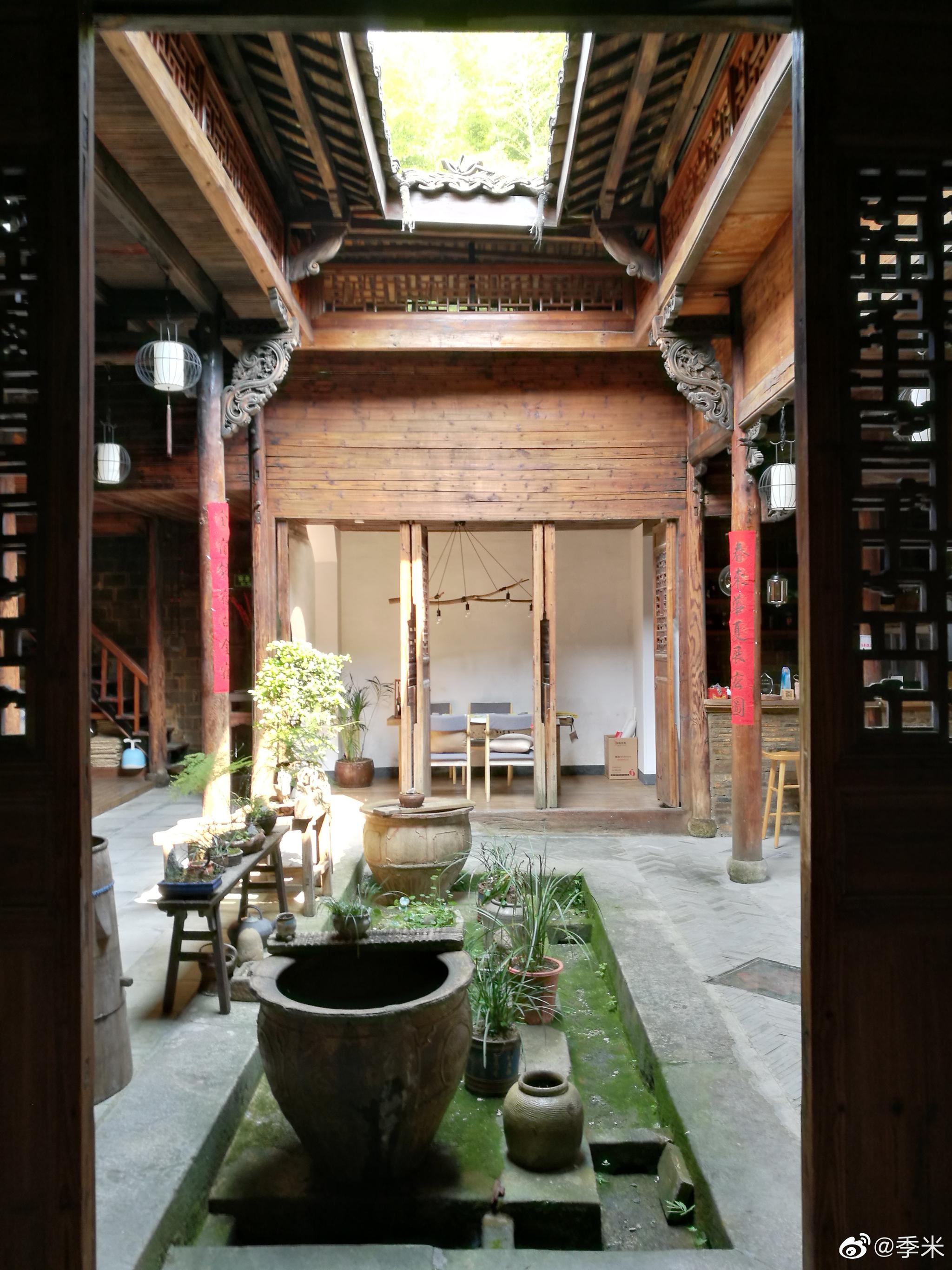 常山新昌对坞村的老房子民宿村上酒舍