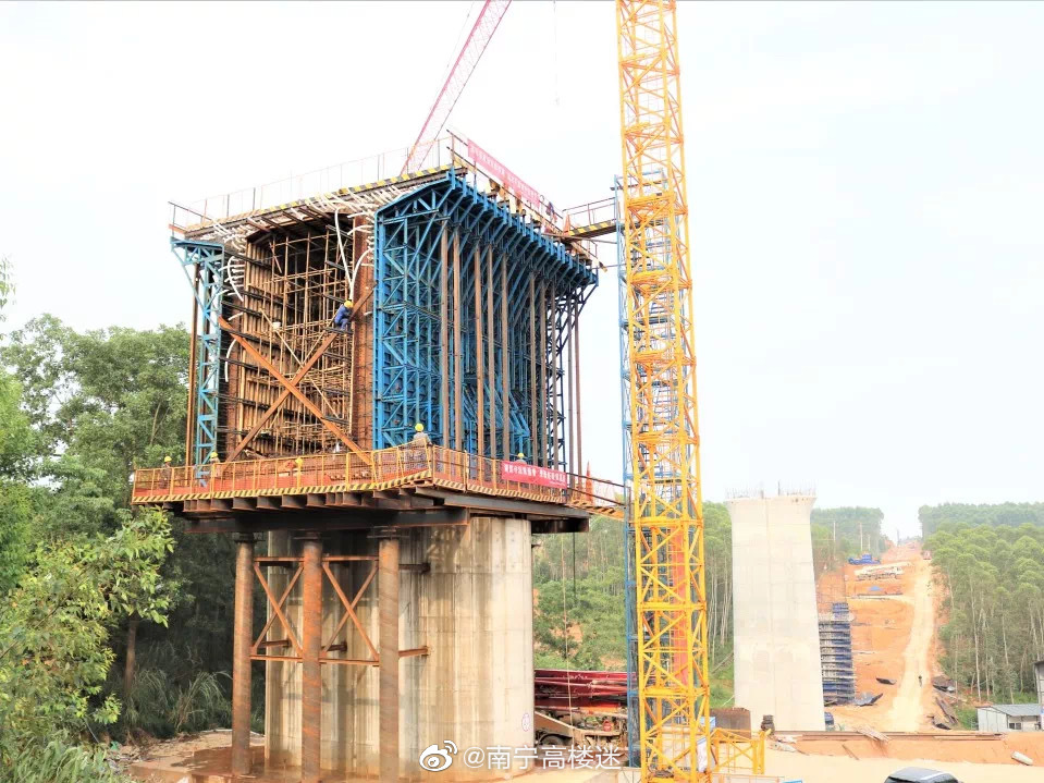 南宁至崇左城际铁路那蓬特大桥连续梁首个0号块顺利浇筑完成