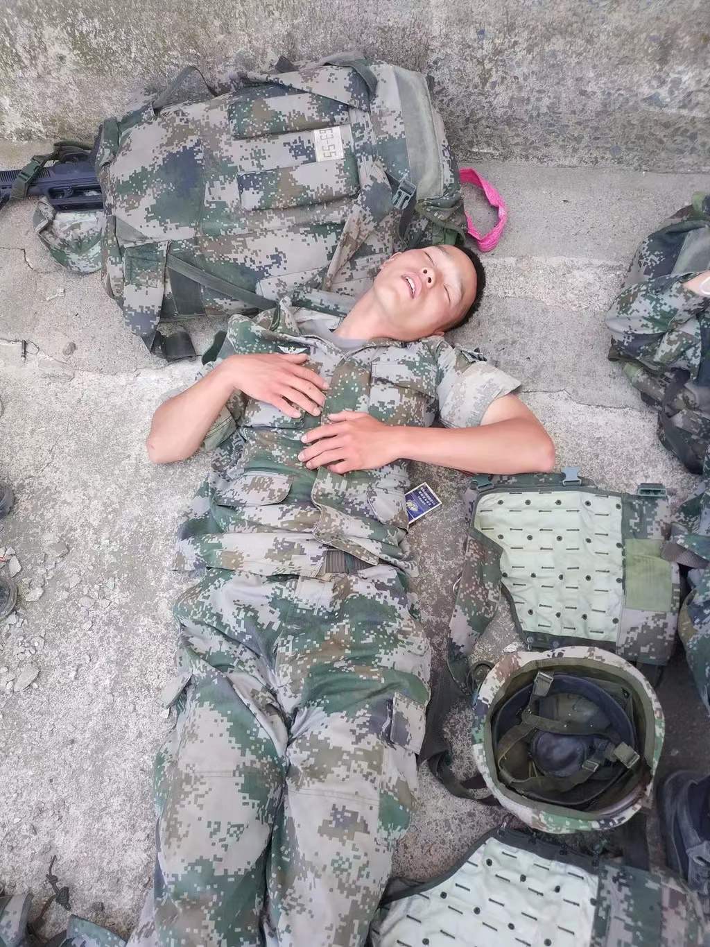 军人军属最舍不得删的照片:这一年,谢谢你爱我!