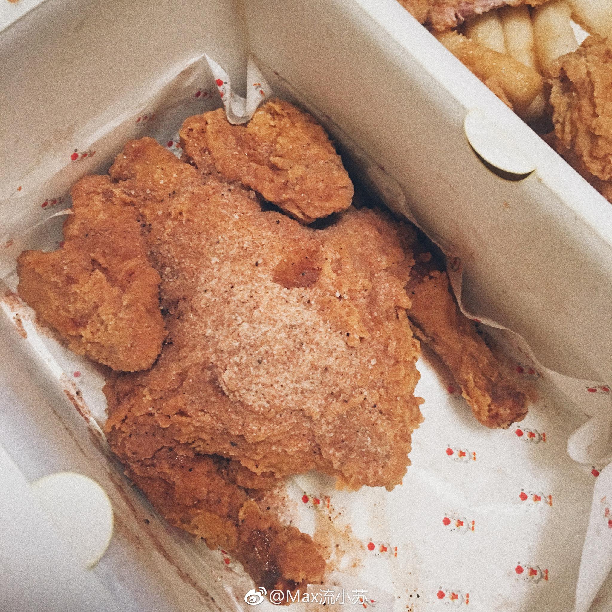 嘿～你的炸鸡外卖到了!