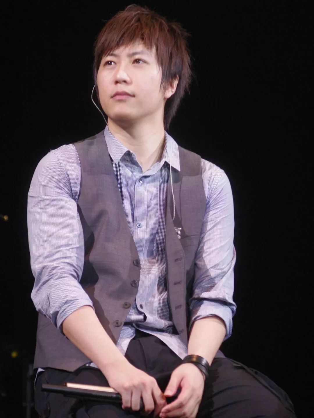 本周新曲品鲜:张靓颖、霉霉全新专辑,毛不易、