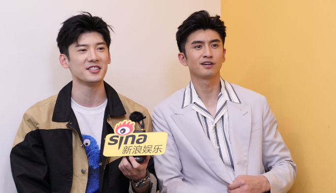 杨幂知道自己有5个这么傻的男同事吗|刘芮麟|张云龙|赖艺_新浪新闻