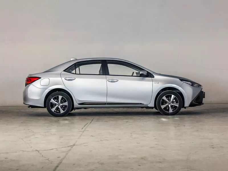 20万买一台紧凑型丰田轿车,雷凌双擎e 值得买吗?