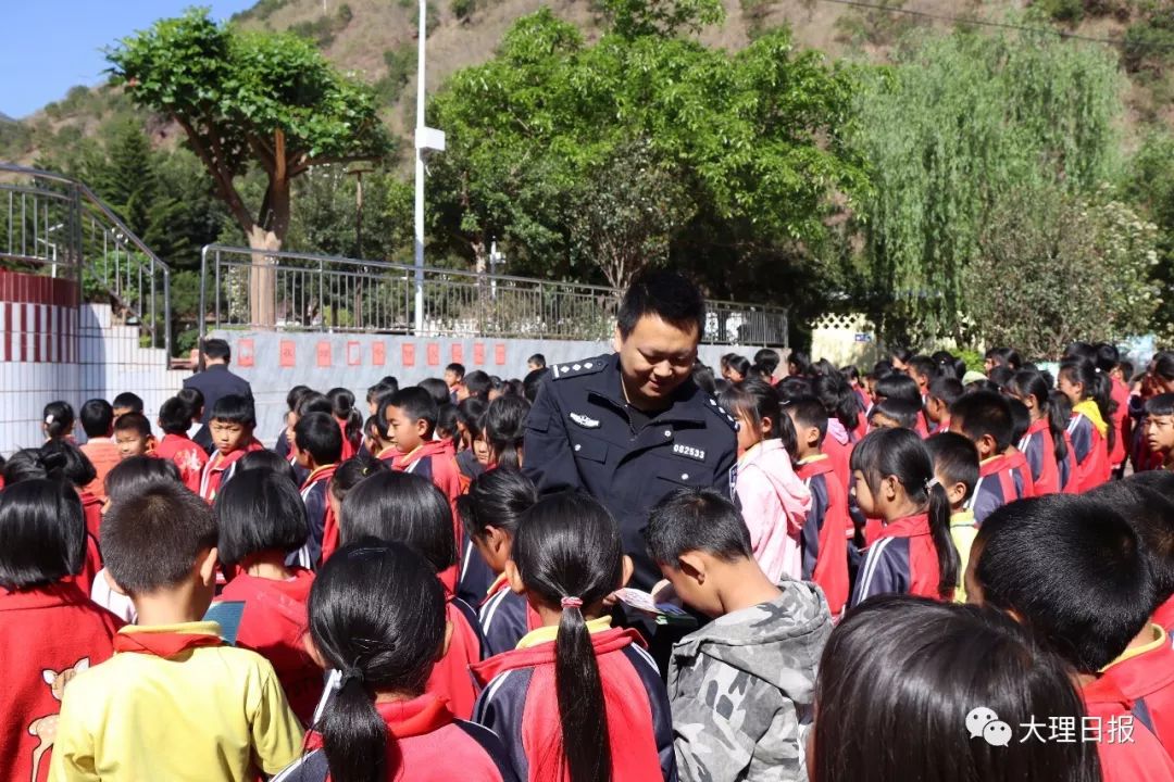 "三进工作法"打开漾濞县鸡街乡扫黑除恶宣传新局面