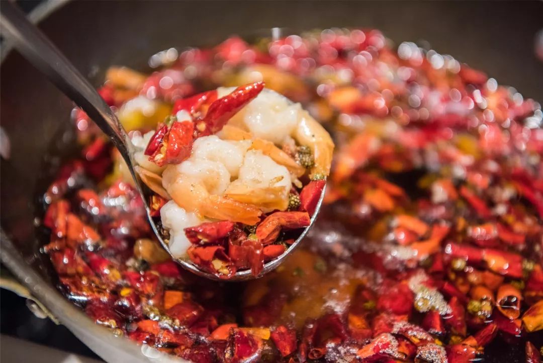 "未来感"重庆江湖菜,重油重辣,一口让舌尖跳起来!