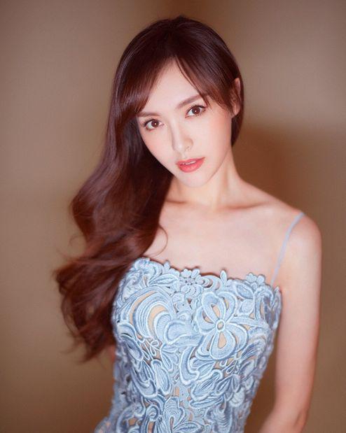 第三本:《终极僵尸王系统》——:柒墨辰简介:僵尸秉天地怨气,晦气而生