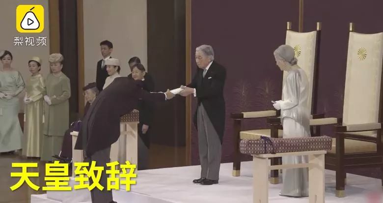 千年来唯一访华的日本天皇退位,3分钟看完他的生平