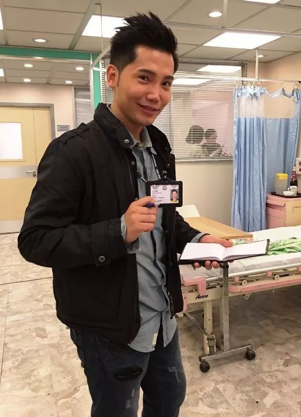 tvb小生社交网发文自责不是乖孙:好想念你|食为奴|婆婆|黄建东_新浪