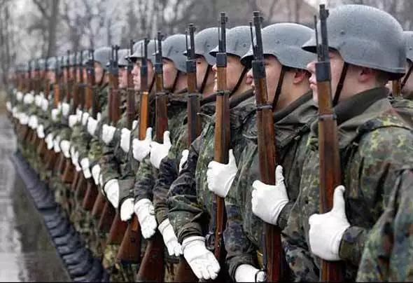 现代德军的单兵装备依然很牛,当过兵的军武小编爱不释手!