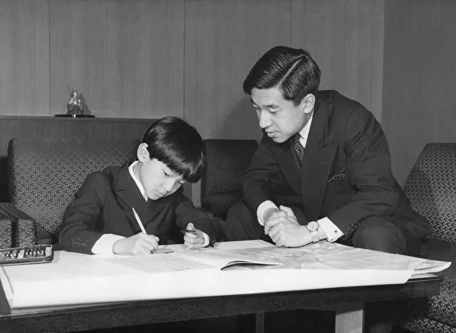 日本老天皇85岁退休认识一下新天皇