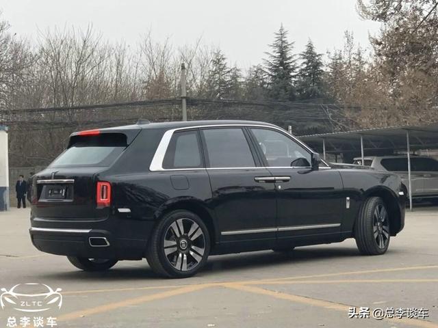 雷克萨斯为什么推mpv？看看候机楼的接待车，这就是答案