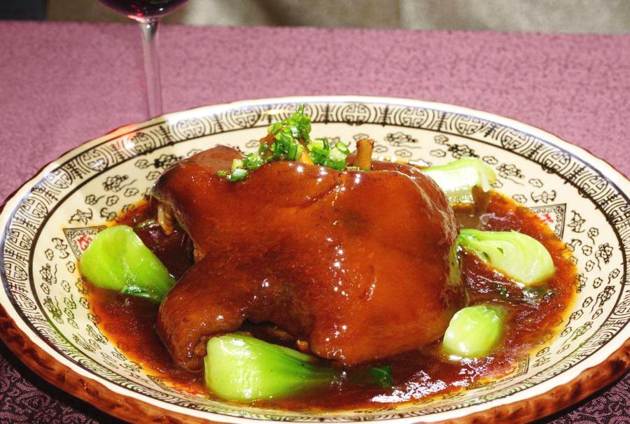 自贡特色小吃牛佛烘肘,餐桌上的佐餐佳肴,好吃到登上人生巅峰