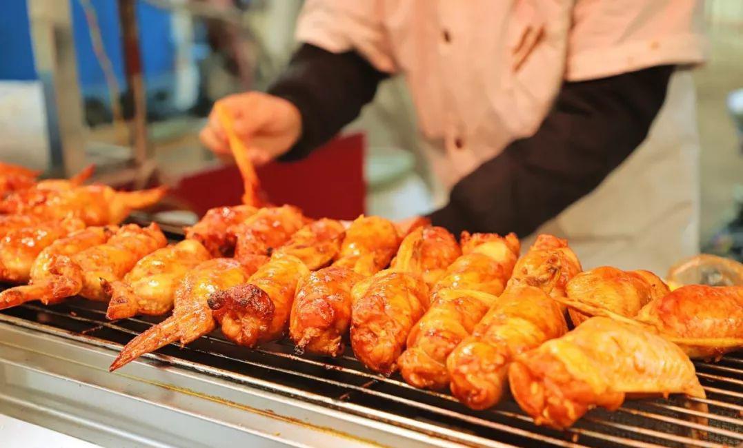 哈尔滨师大夜市top5的火爆小吃,来晚得排队,没吃过等于白来!