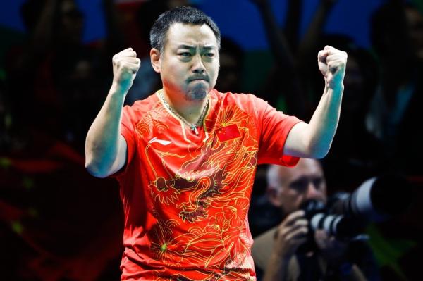 刘国梁在里约奥运会上带领国乒接连夺冠。