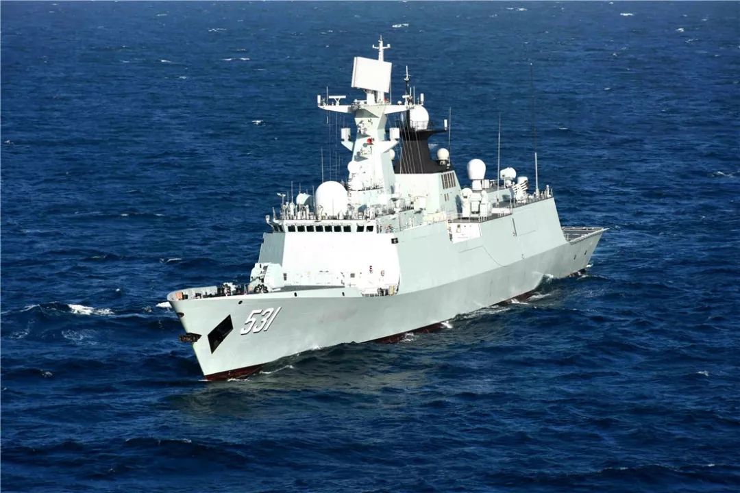 东盟防长扩大会海上实兵演习掠影|东盟|湘潭舰|演习_新浪新闻